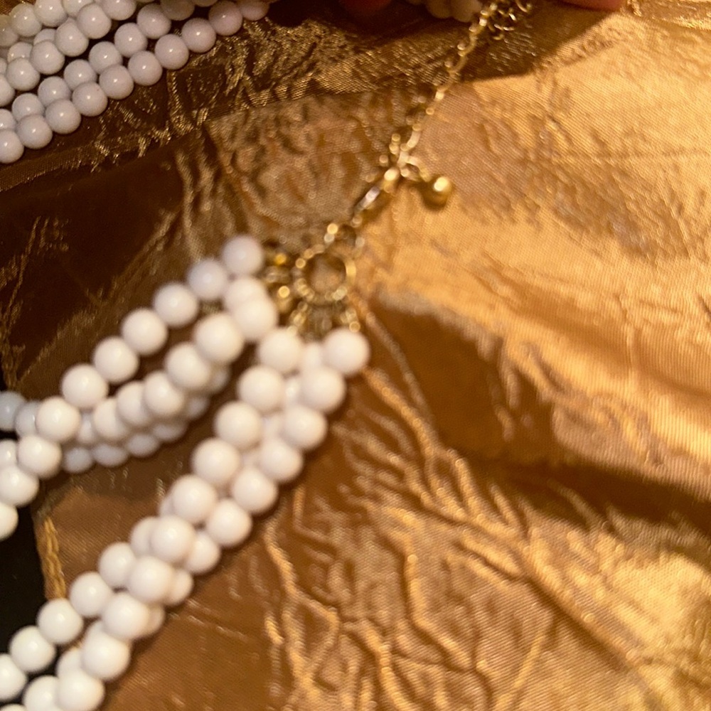 6 Layer Multi-Size/Strand Bright White Beaded Nec… - image 2